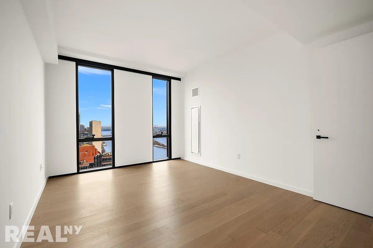 1st Ave #W18J - Photo 7 of 20