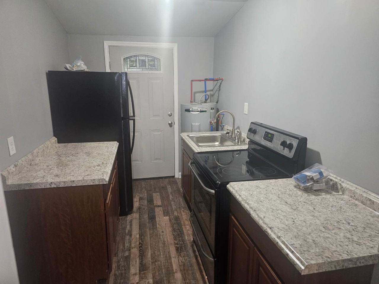 202 E Broadway St - Photo 6 of 10