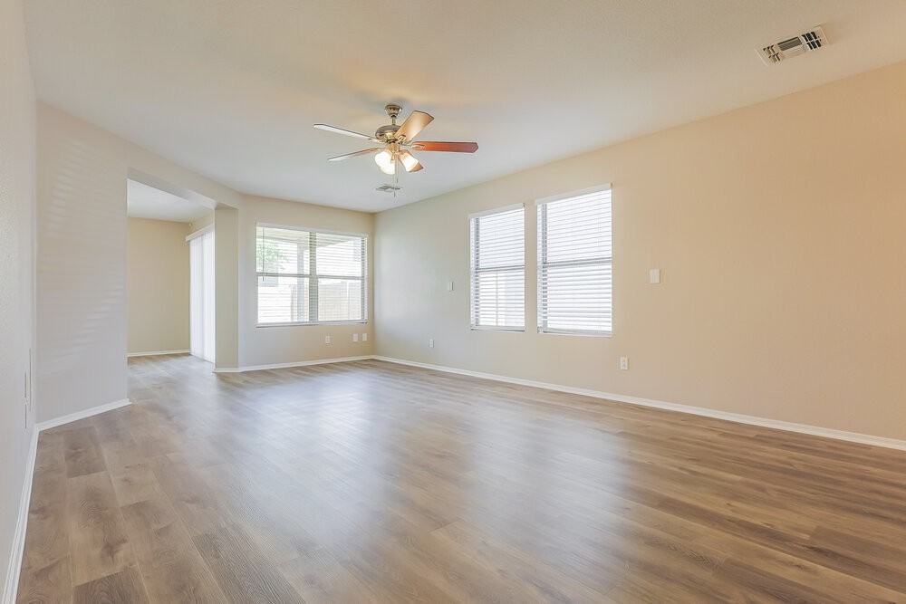 2300 E Gleneagle Dr - Photo 3 of 16