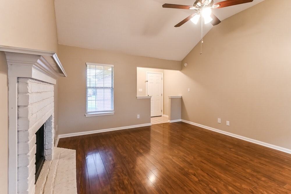 5819 Waverly Dr - Photo 3 of 16