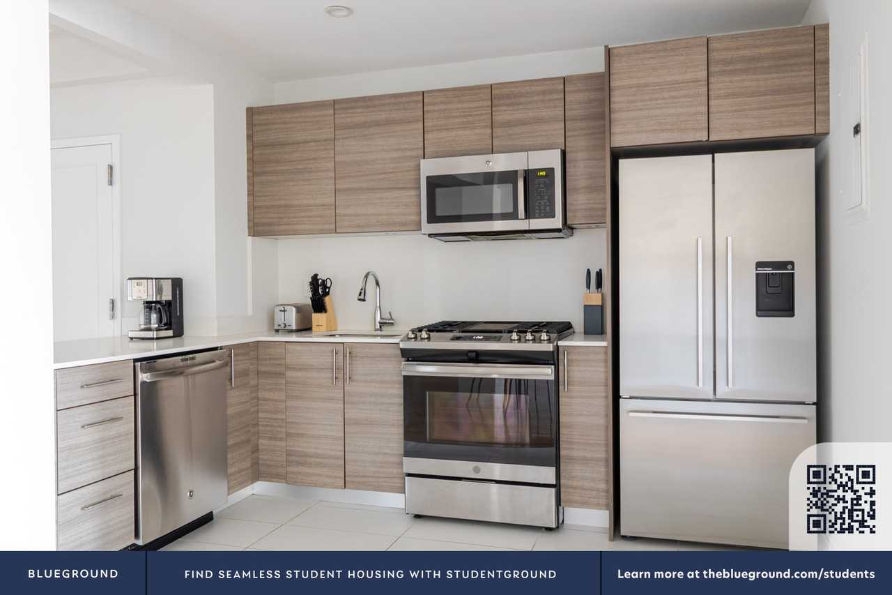 400 E 58th St #1881 - Photo 7 of 31