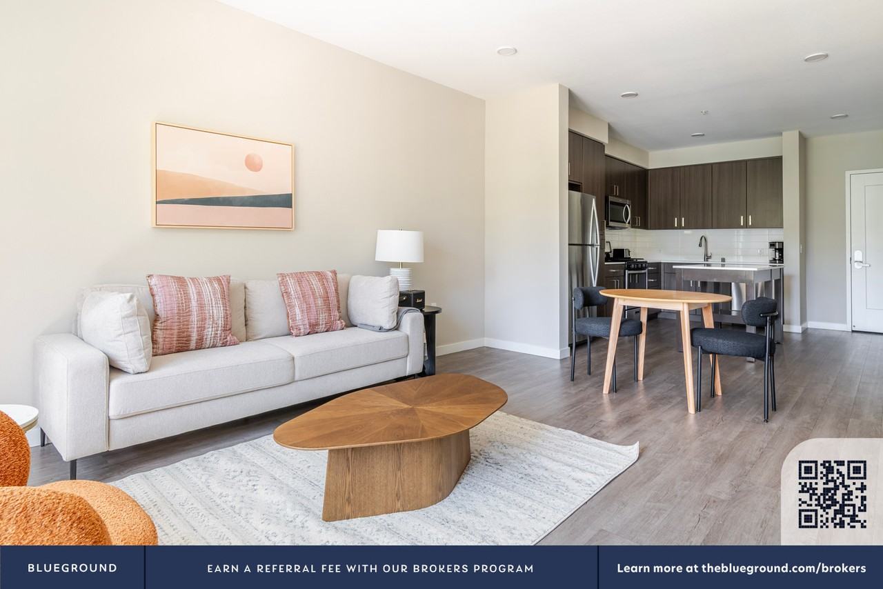 3560 Rambla Pl #1878 - Photo 5 of 50