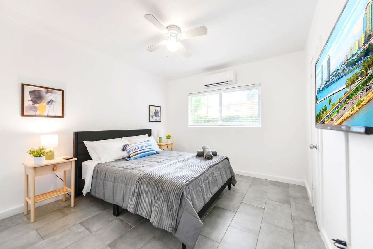 515 Northeast 82nd Street - Photo 5 of 18