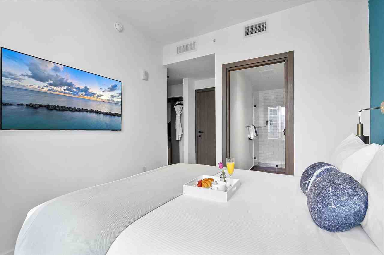 398 Northeast 5th Street - Photo 7 of 33