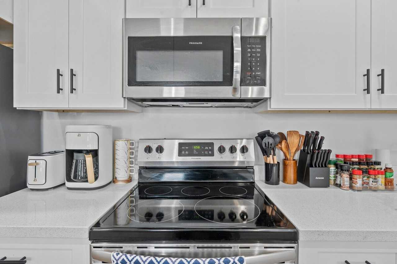 3757 E Van Buren St #1244328P - Photo 6 of 27