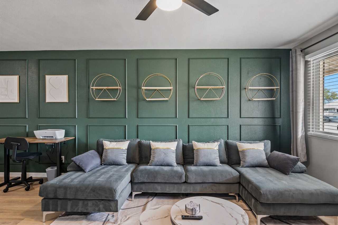 4102 W Virginia Ave #1244352P - Photo 2 of 23