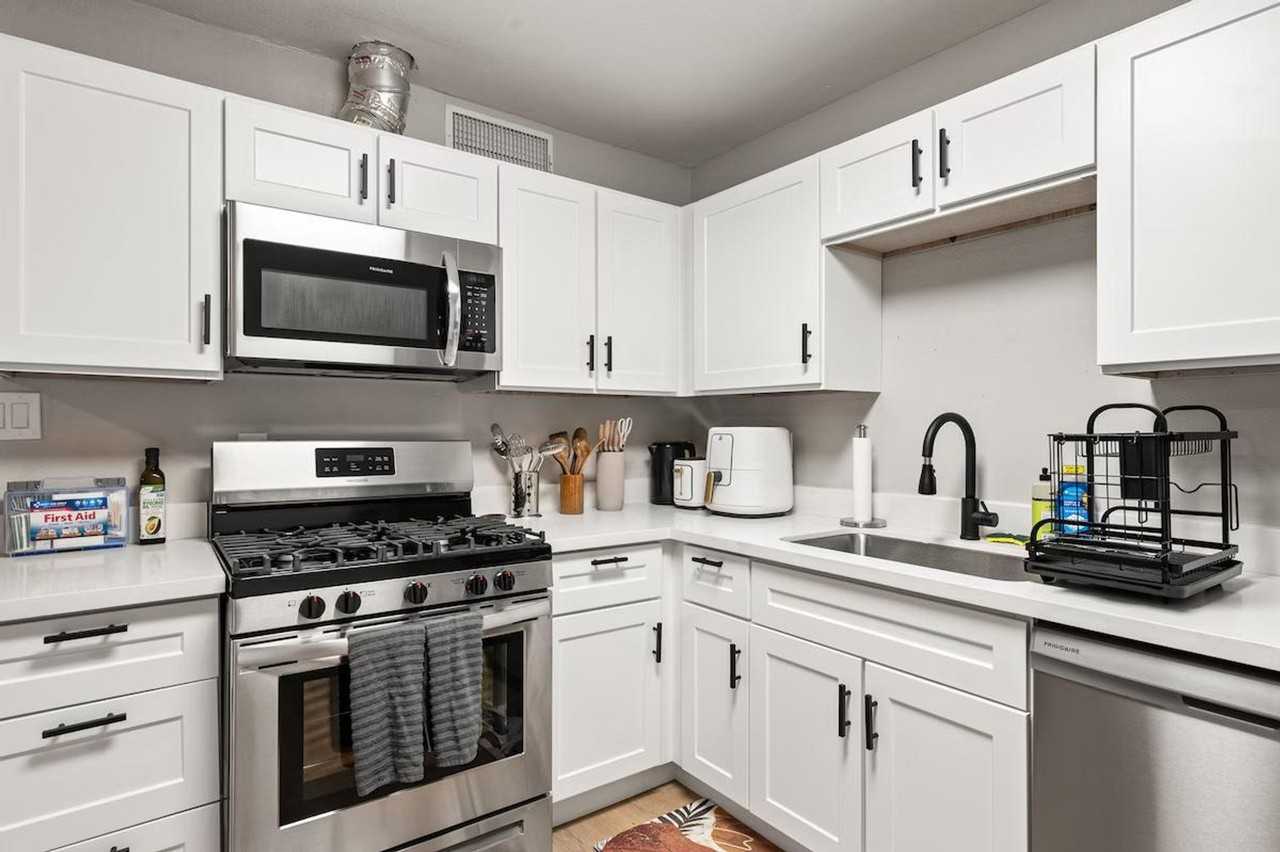 4102 W Virginia Ave #1244352P - Photo 7 of 23