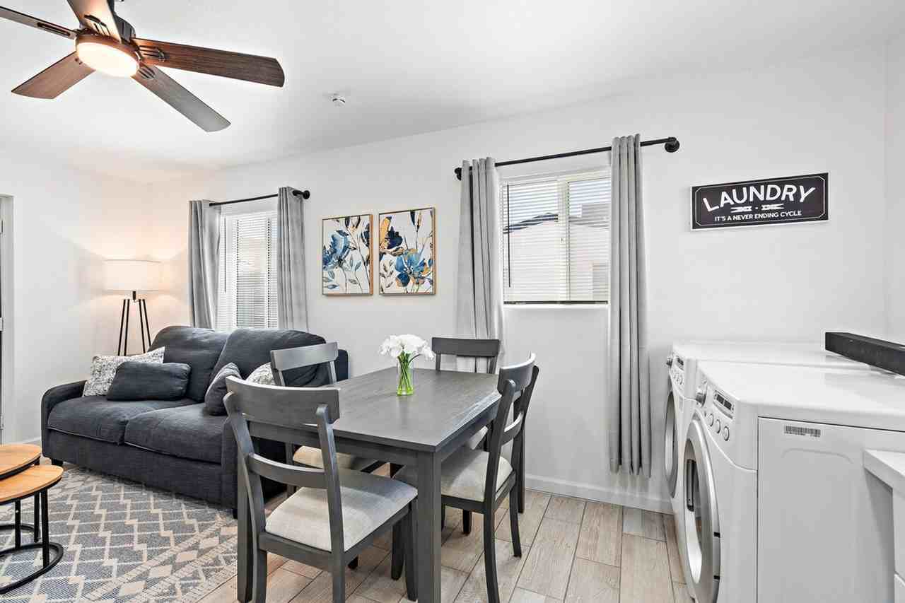 2302 W Colter St #1244359P - Photo 2 of 16