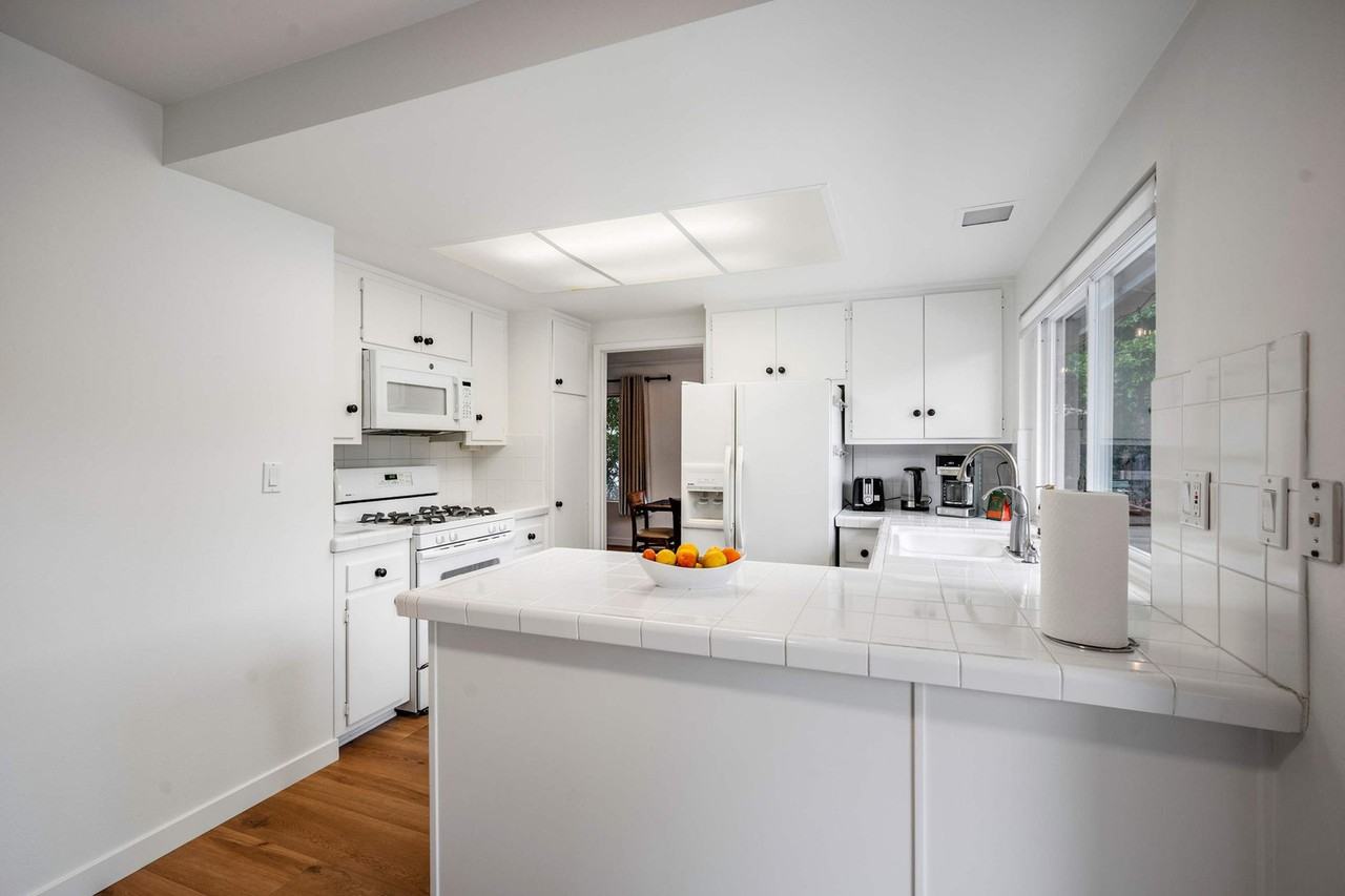 610 Calle De Los Amigos #1244466P - Photo 6 of 23