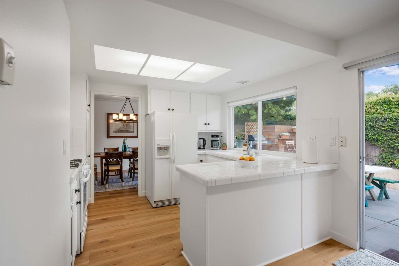 610 Calle De Los Amigos #1244466P - Photo 7 of 23