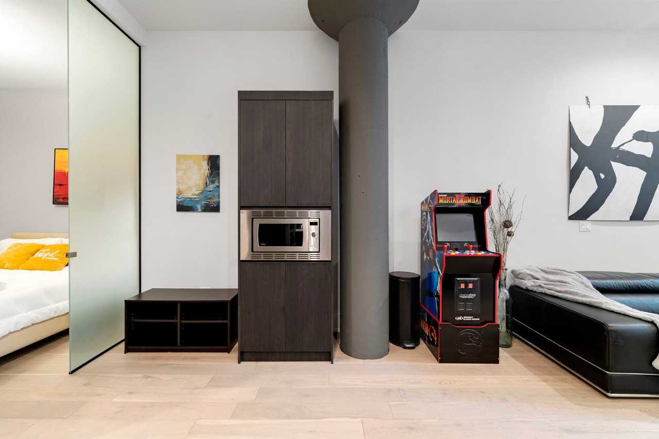 318 W Grand Ave #1244920P - Photo 7 of 22