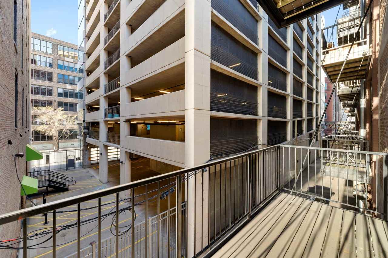 318 W Grand Ave #1244920P - Photo 4 of 22