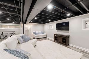 featured image of 5641 W 64th St