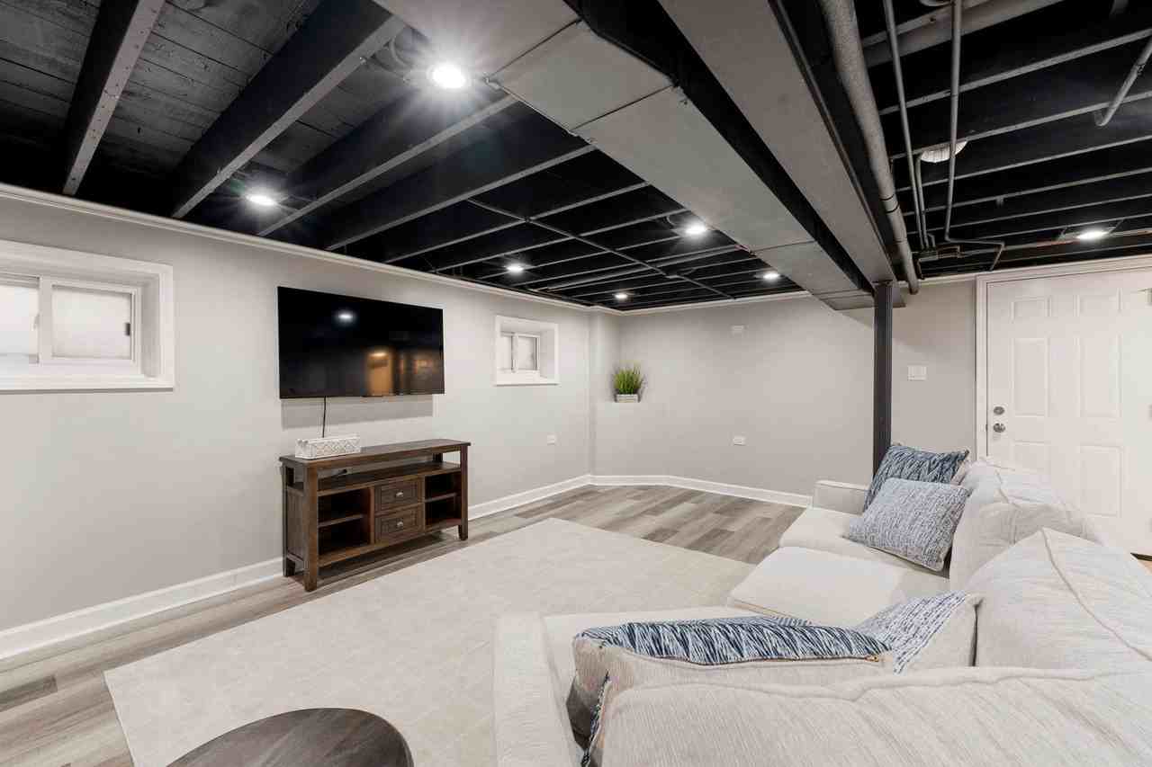 5641 W 64th St #1244925P - Photo 5 of 50