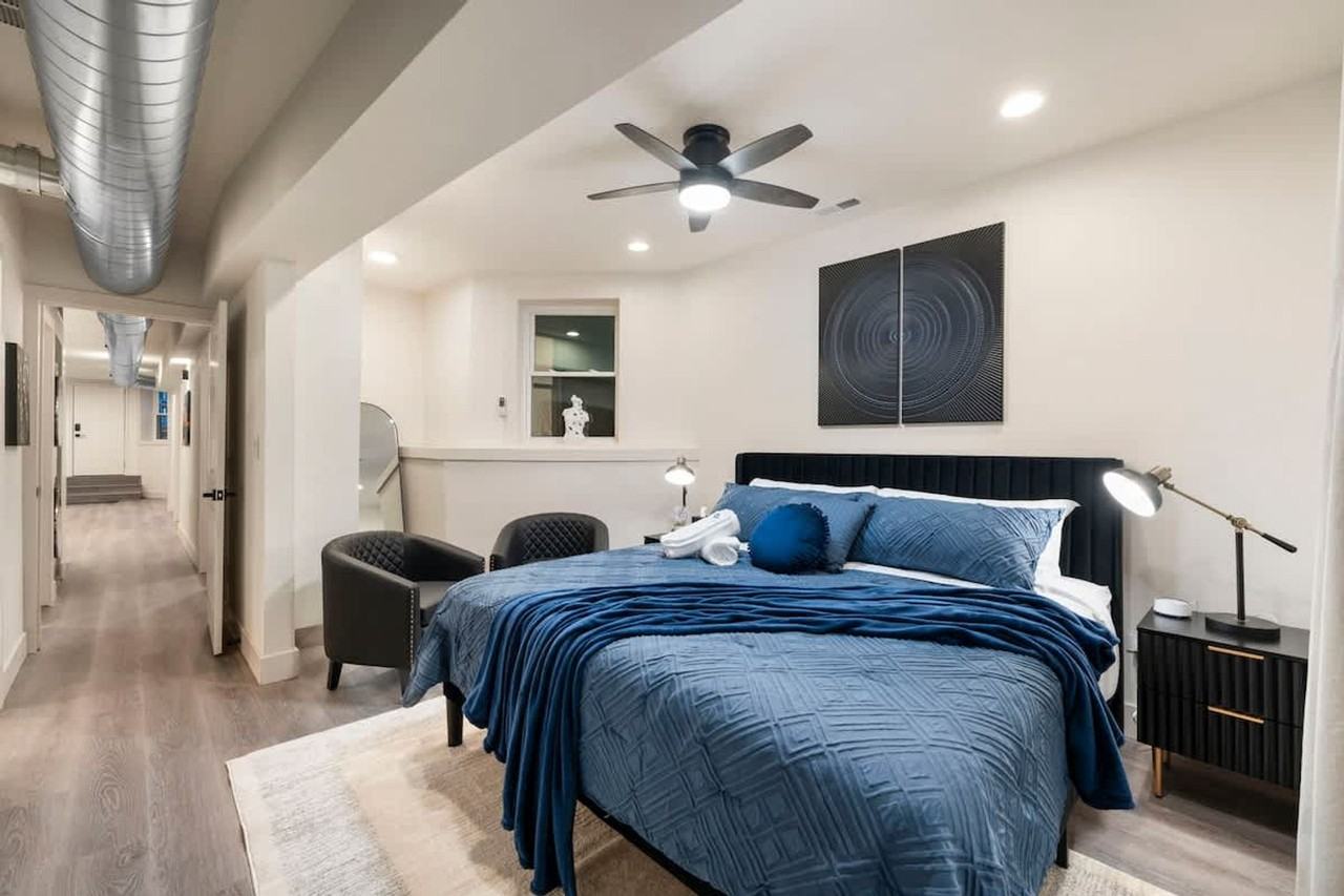 1543 N Claremont Ave #1244946P - Photo 2 of 46