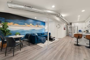 1543 N Claremont Ave - Photo 1 of 1