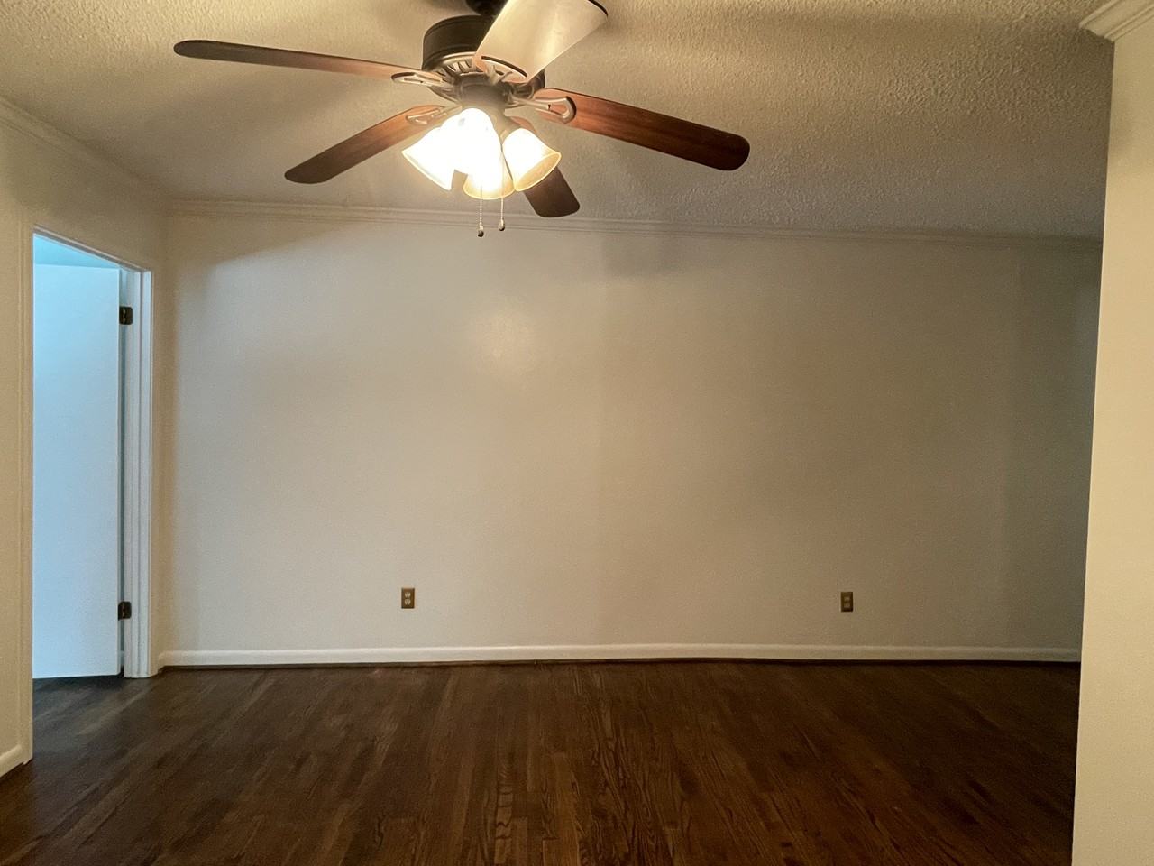 787 James Boulevard - Photo 2 of 14