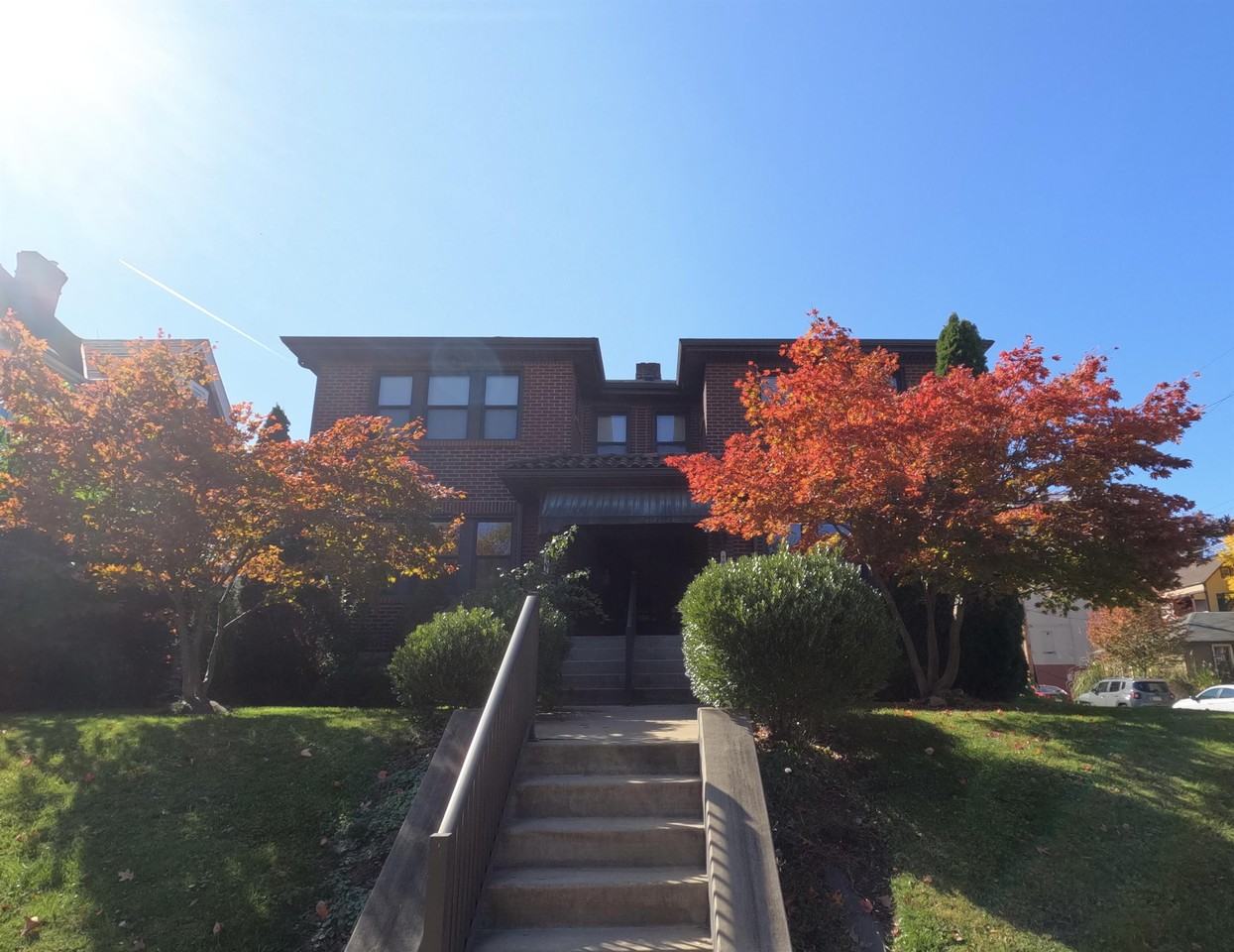 902 S Trenton Ave #1 - Photo 3 of 9