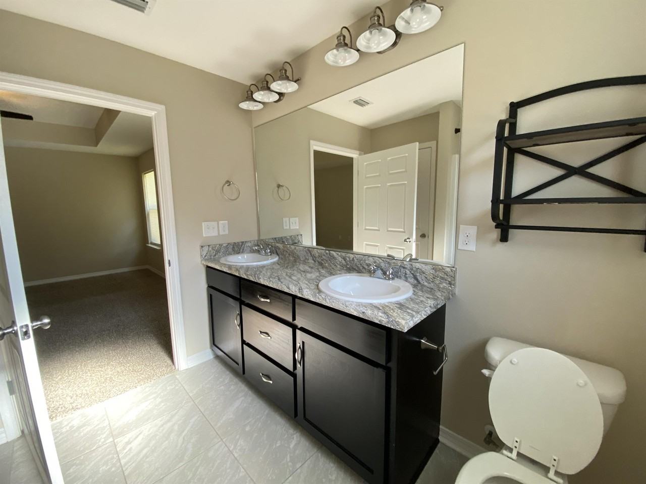 3150 Vaccari Ct - Photo 2 of 10