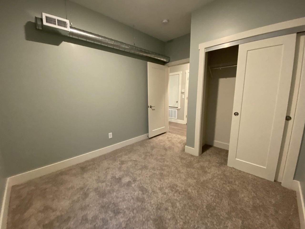 619 Emerald Ave Ne #9 - Photo 6 of 9