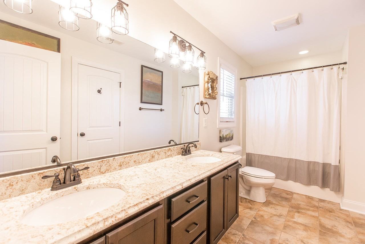 613 Rotunda St - Photo 7 of 50