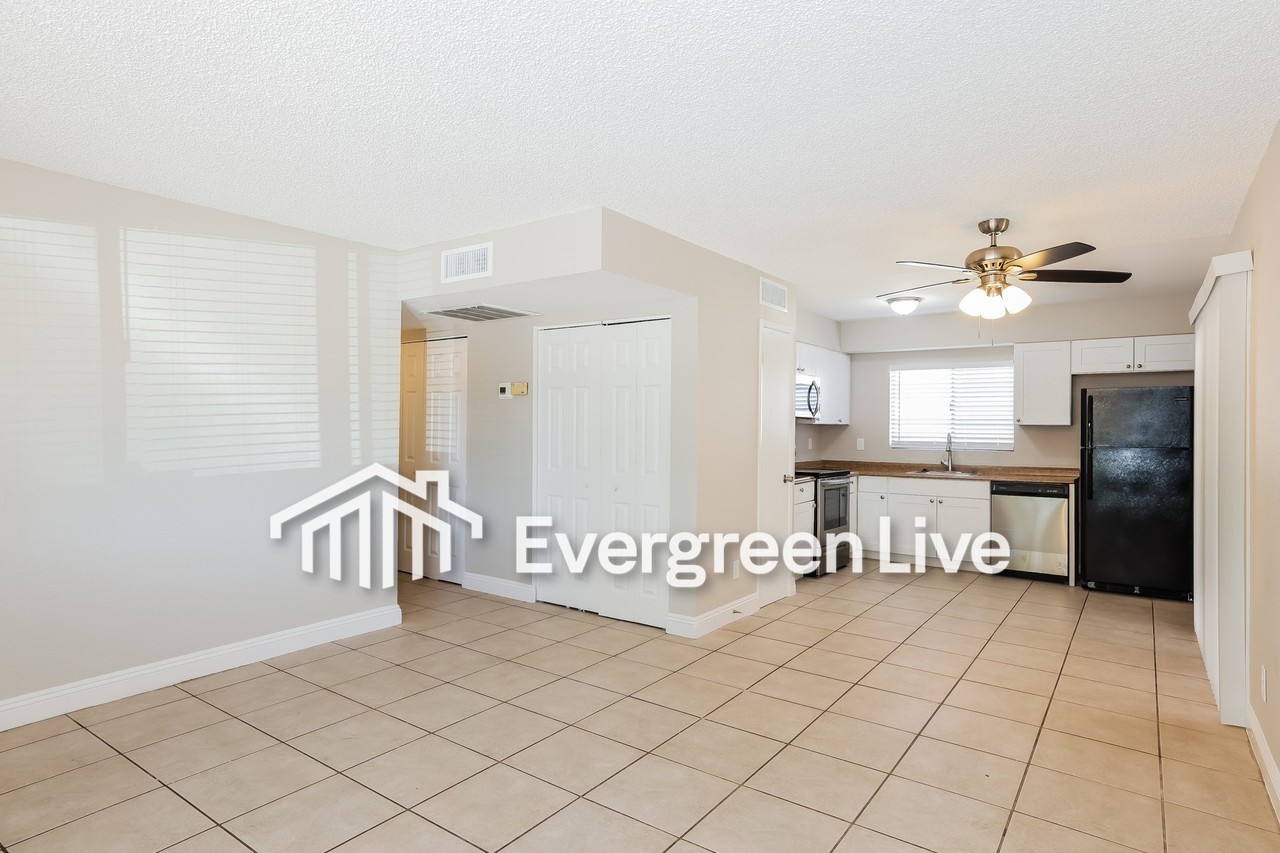 4530 W Sunnyslope Ln - Photo 4 of 15