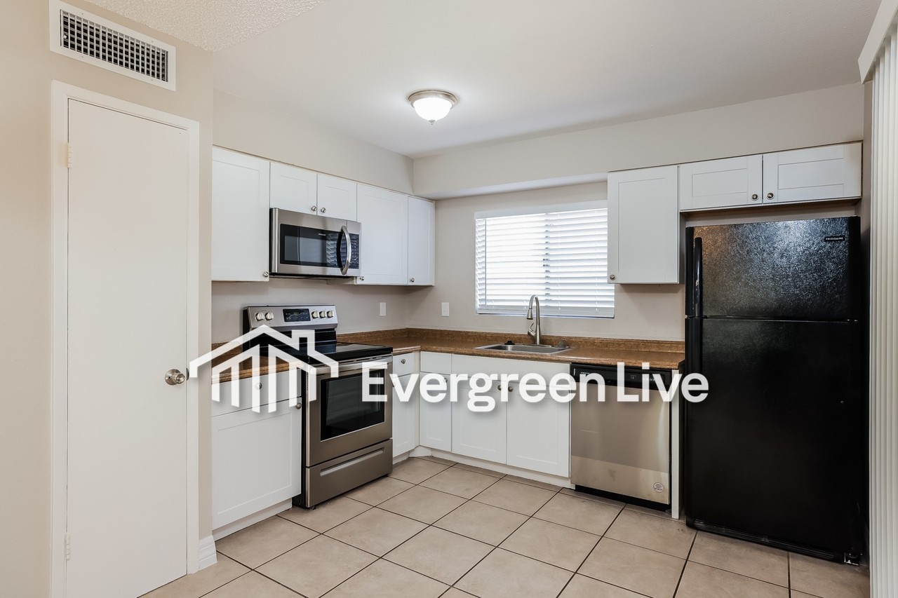4530 W Sunnyslope Ln - Photo 6 of 15