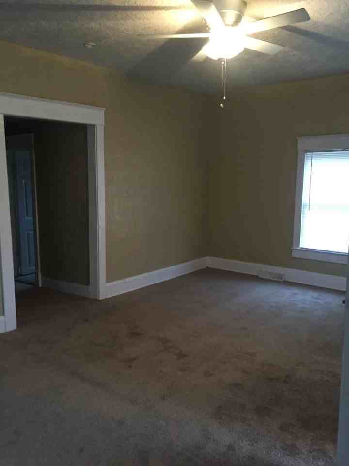 6620 E 17th St - Photo 3 of 9