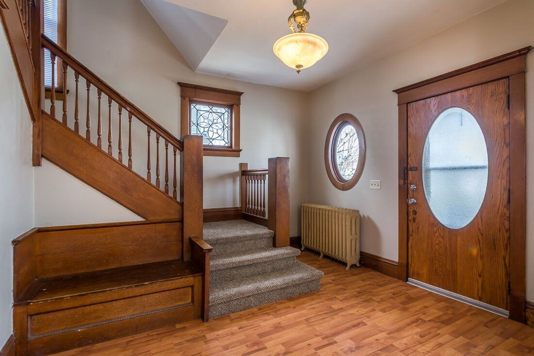 1032 13th Ave - Photo 2 of 10