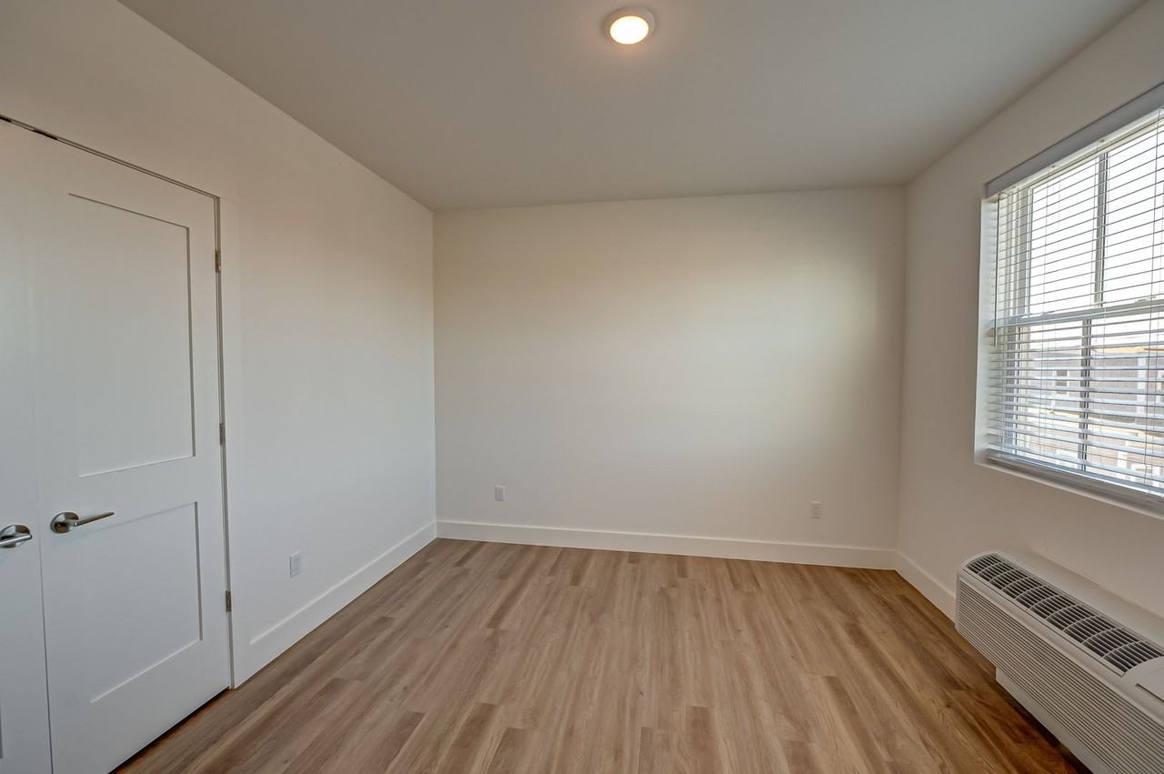 Greenview Mill House - Photo 4 of 9