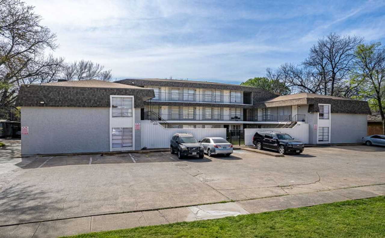 Sycamore Tree Condominiums - Photo 5 of 15