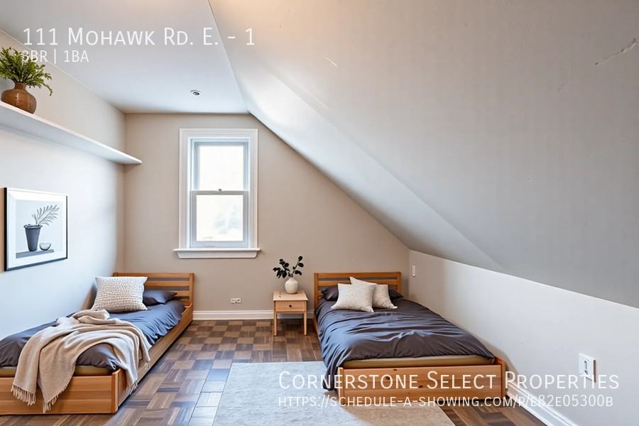 111 Mohawk Rd E #1 - Photo 4 of 20