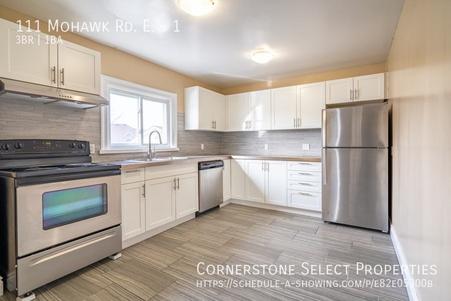 111 Mohawk Rd E #1 - Photo 5 of 20