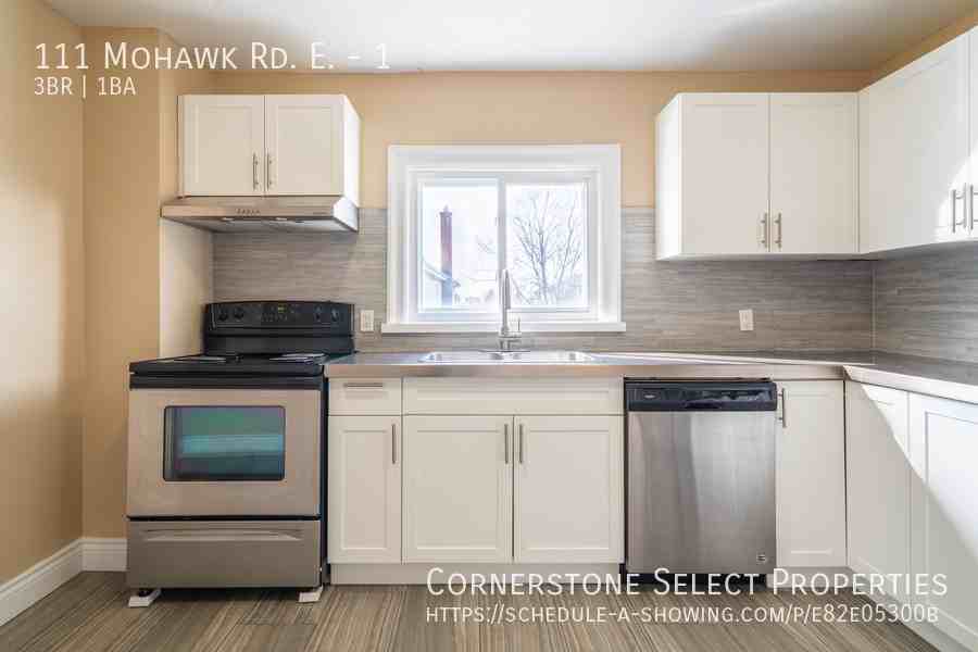 111 Mohawk Rd E #1 - Photo 6 of 20
