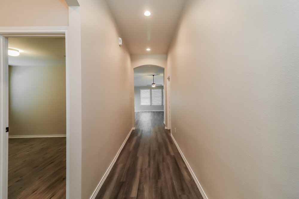 424 Bishopgate Ct - Photo 3 of 16