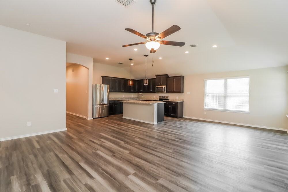 424 Bishopgate Ct - Photo 5 of 16