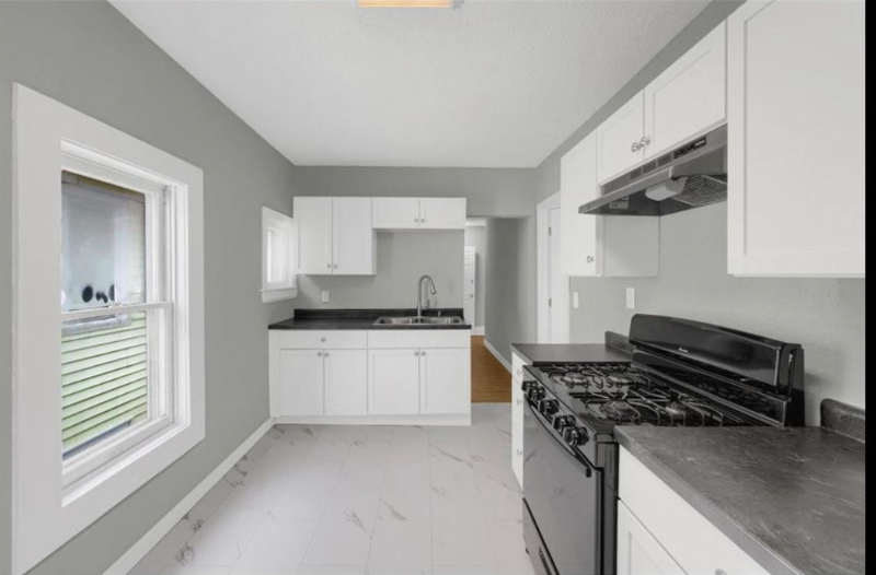 1055 7th St W #2 - Photo 3 of 9