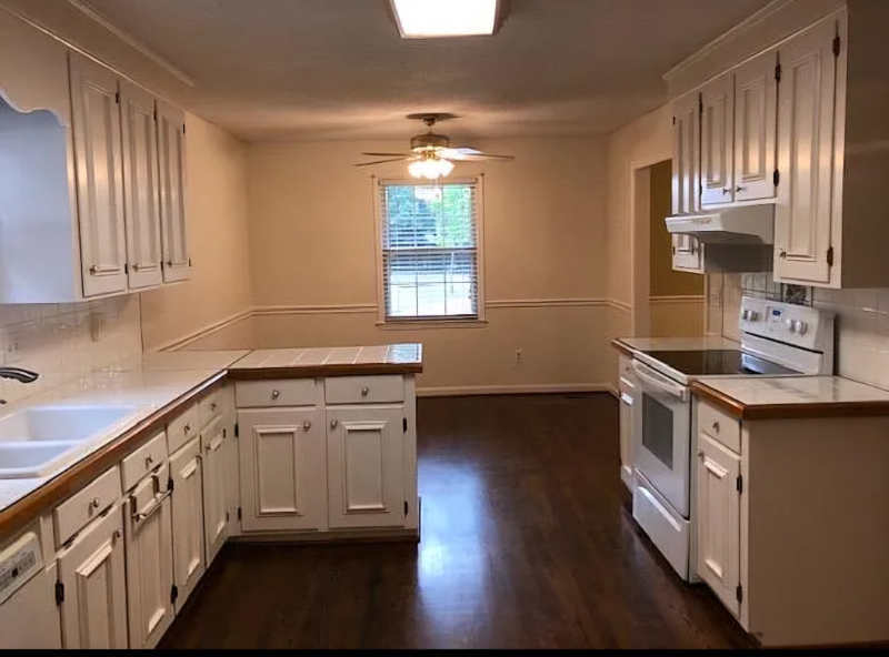 4008 Fox Turn Rd - Photo 3 of 8