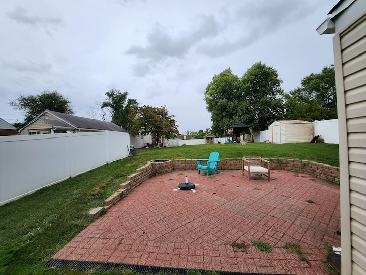 1928 Sulphur Spring Rd - Photo 2 of 11