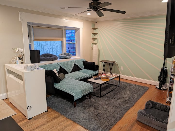 1928 Sulphur Spring Rd - Photo 3 of 11