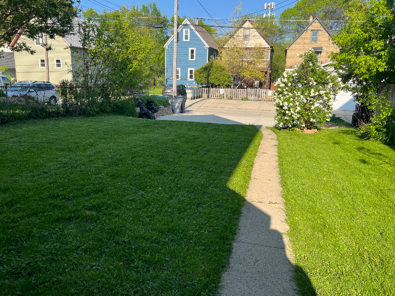 3040 N Fratney St - Photo 2 of 13