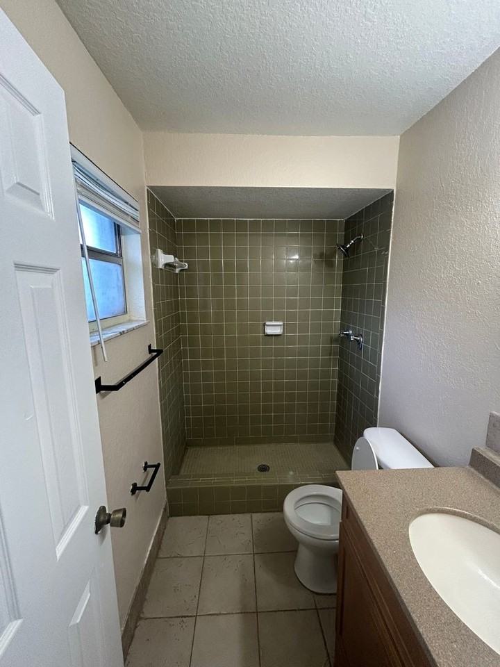 608 Cortez St - Photo 3 of 12