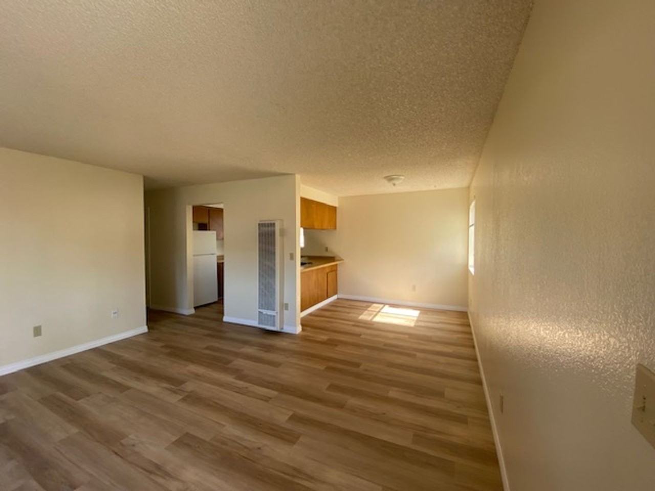 1405-1409 Longbranch - Photo 3 of 31