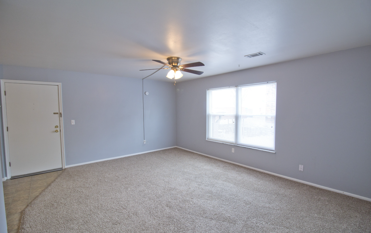 30 Devon Ct - Photo 6 of 37