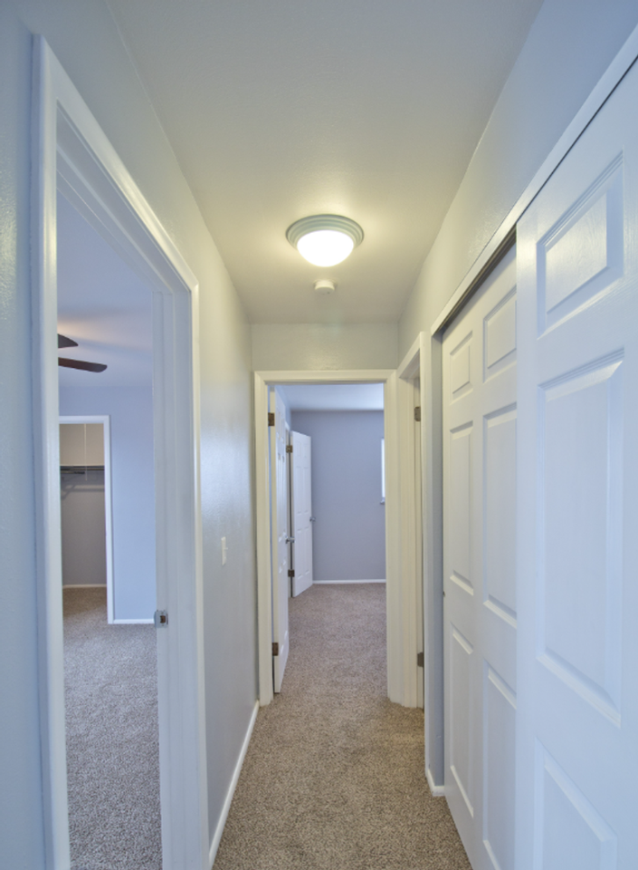 30 Devon Ct - Photo 7 of 37