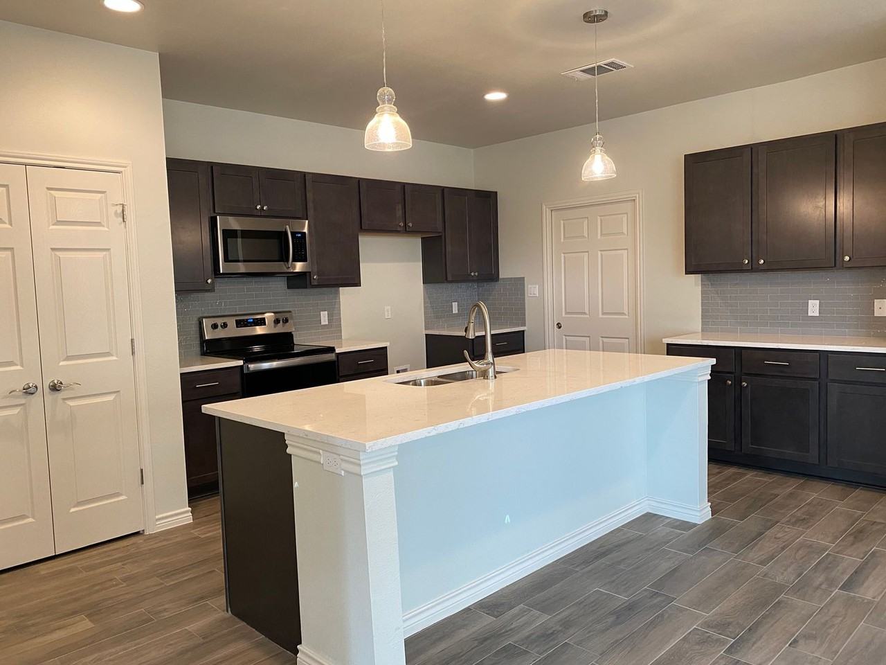 525 County Road 306 - Photo 4 of 19