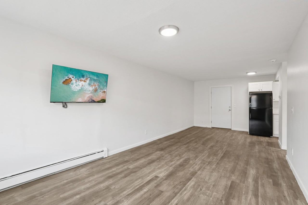 1045 River St #17 - Photo 2 of 19