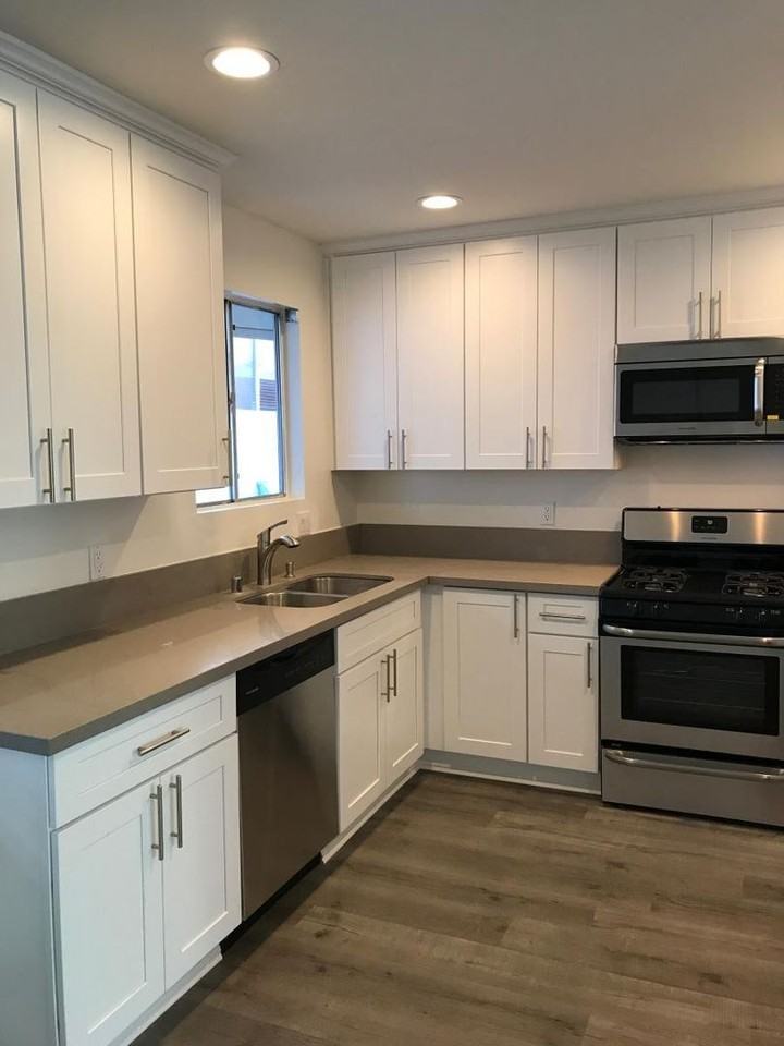 MOORPARK - Photo 5 of 16