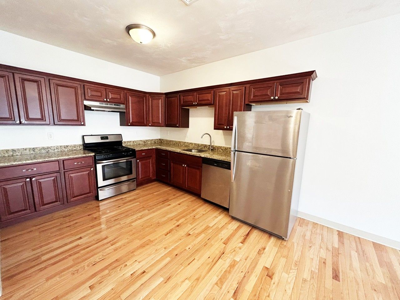 404 Whiting Ave #213 - Photo 2 of 14