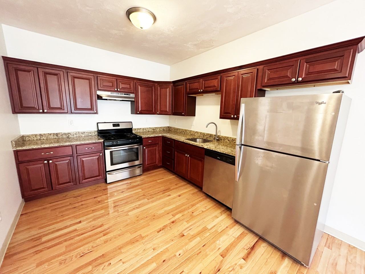 404 Whiting Ave #213 - Photo 3 of 14